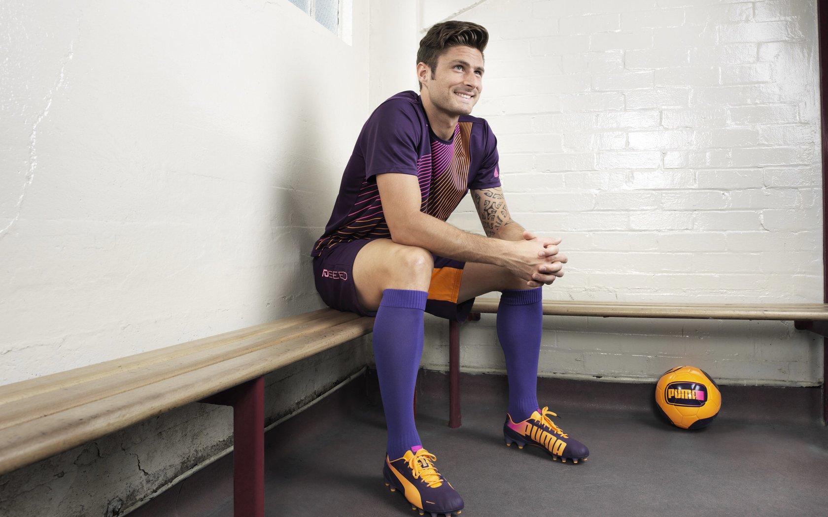 虚拟与现实结合新理念，引领电竞新未来！