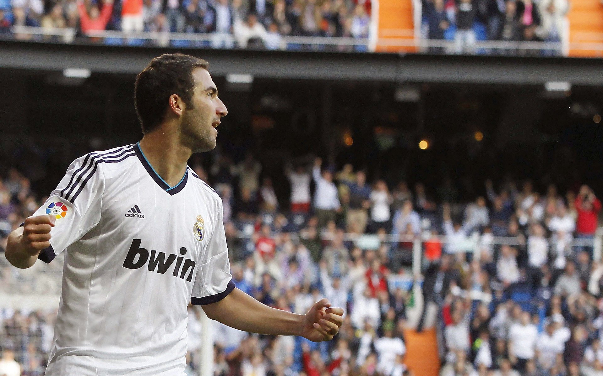 阿拉巴复训后表现惊艳，皇马教练组陷入“幸福烦恼”