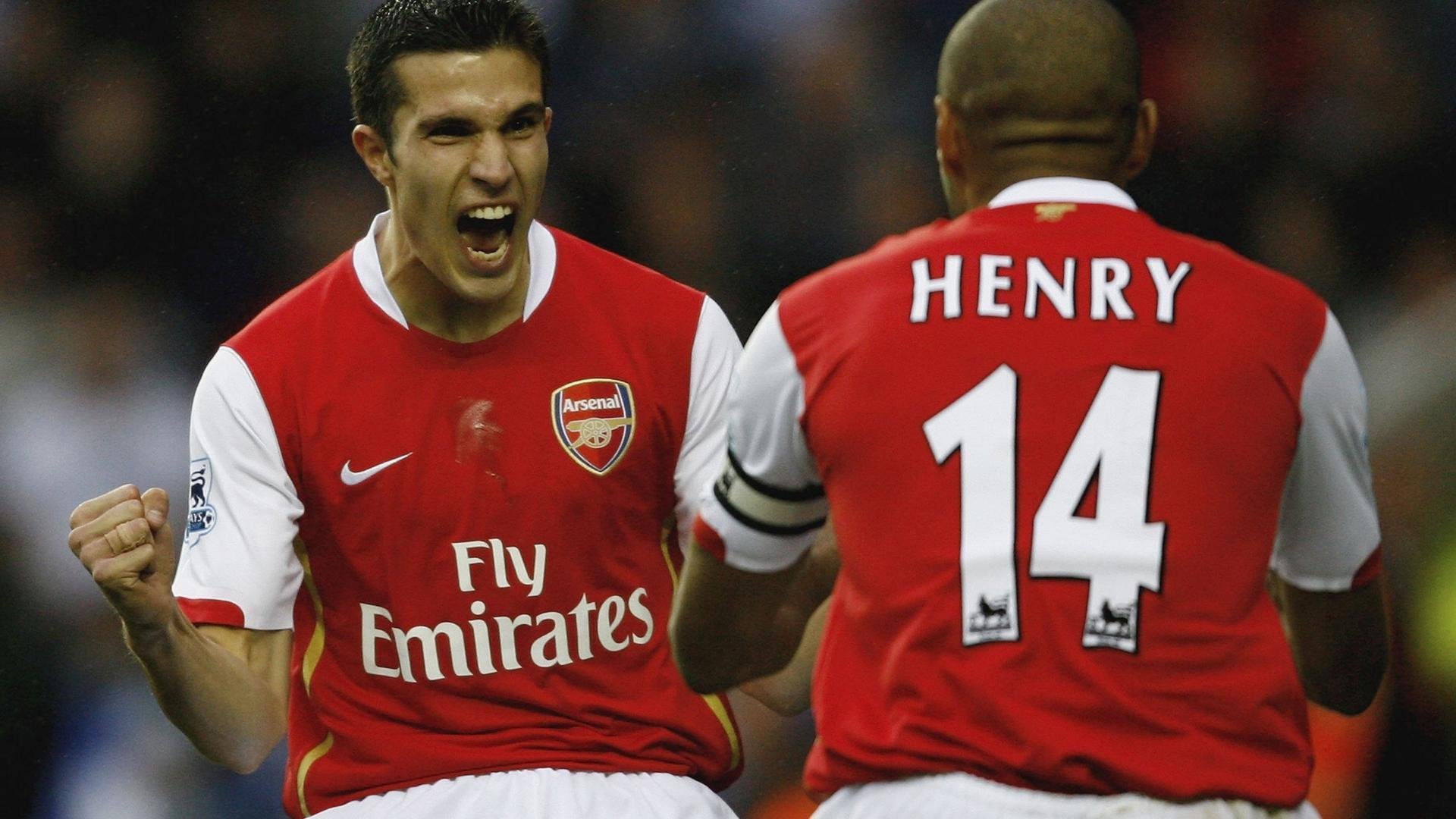 武汉三镇酝酿大动作！李圣龙冯劲或加盟，邓卓翔的野心藏不住了！